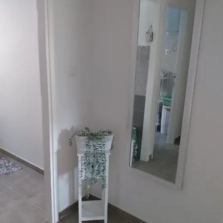 Linda Apartman Vrgada