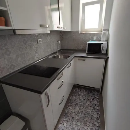 Linda Apartman *