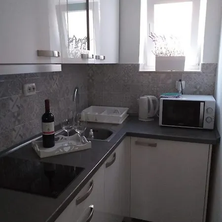 Linda Apartman Vrgada