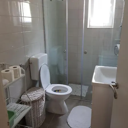 Linda Apartman Vrgada